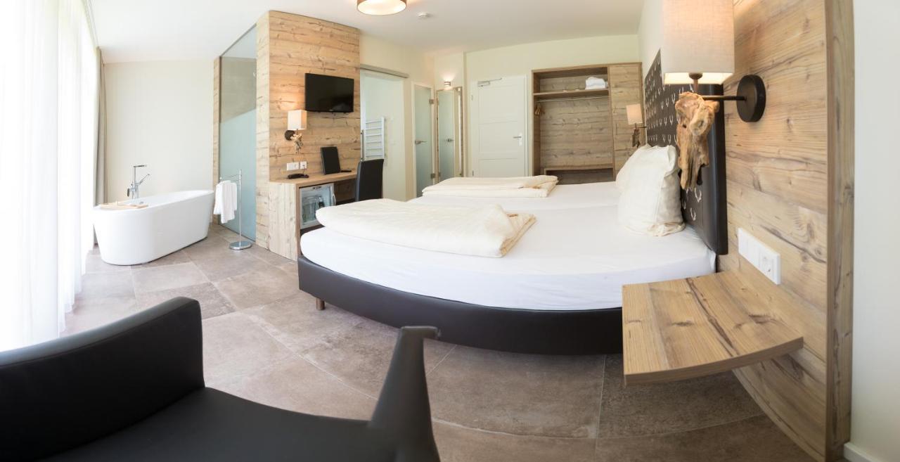 Landhotel Weihermuehle Thaleischweiler-Froschen エクステリア 写真