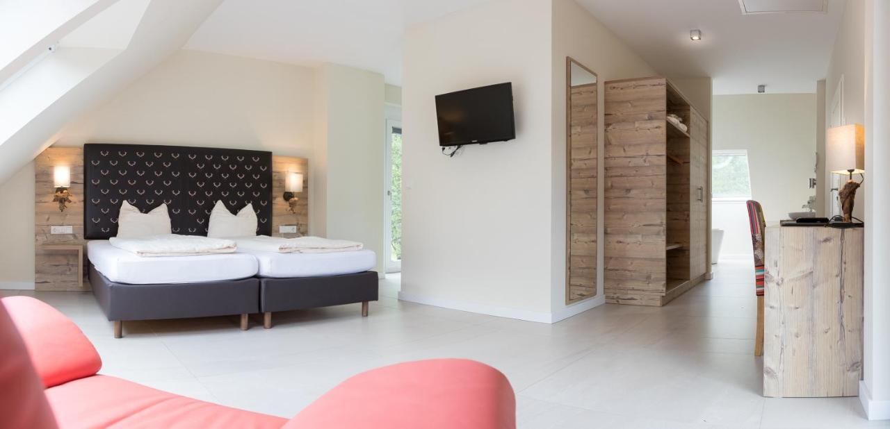 Landhotel Weihermuehle Thaleischweiler-Froschen エクステリア 写真