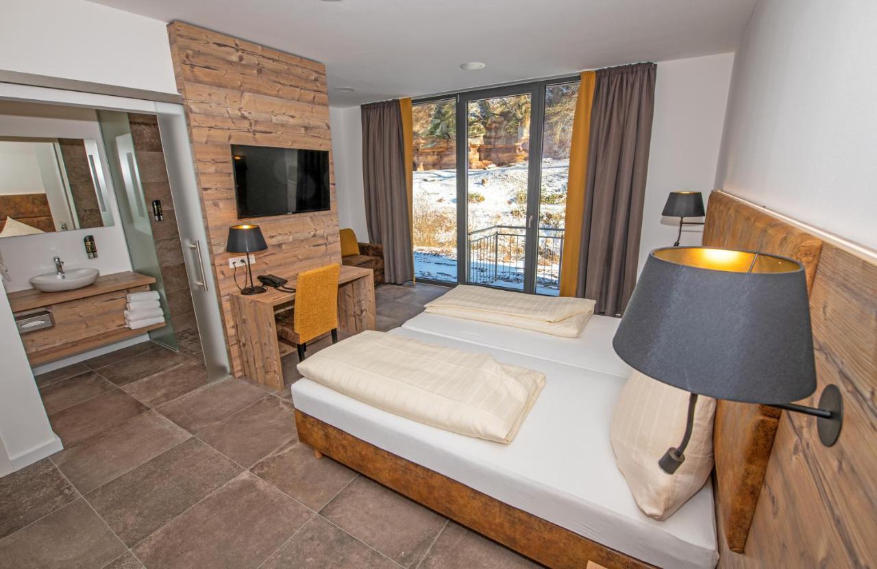 Landhotel Weihermuehle Thaleischweiler-Froschen エクステリア 写真