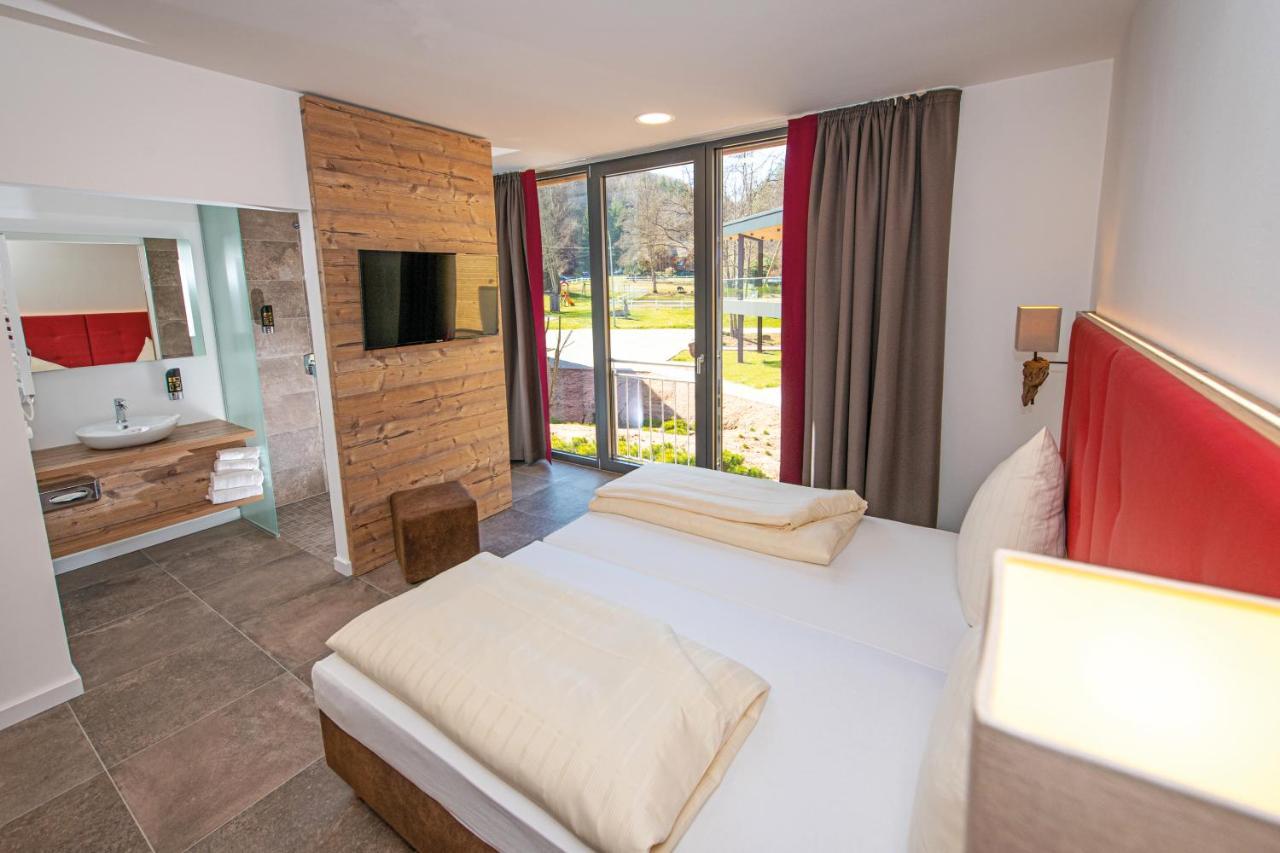 Landhotel Weihermuehle Thaleischweiler-Froschen エクステリア 写真