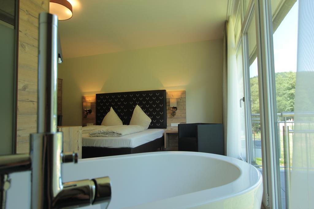 Landhotel Weihermuehle Thaleischweiler-Froschen エクステリア 写真